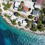 Hipo Camp Mobil Arta 营地