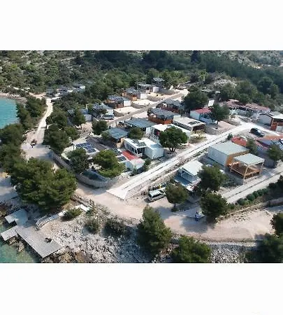 营地 Hipo Camp Mobil Arta Pakoštane